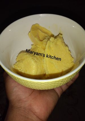 A picture of Homemade mango icecream.
