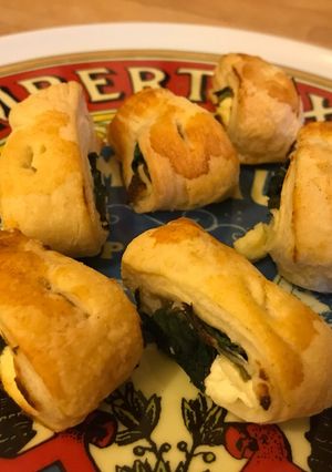 A picture of Spinach and cream cheese wellingtons.