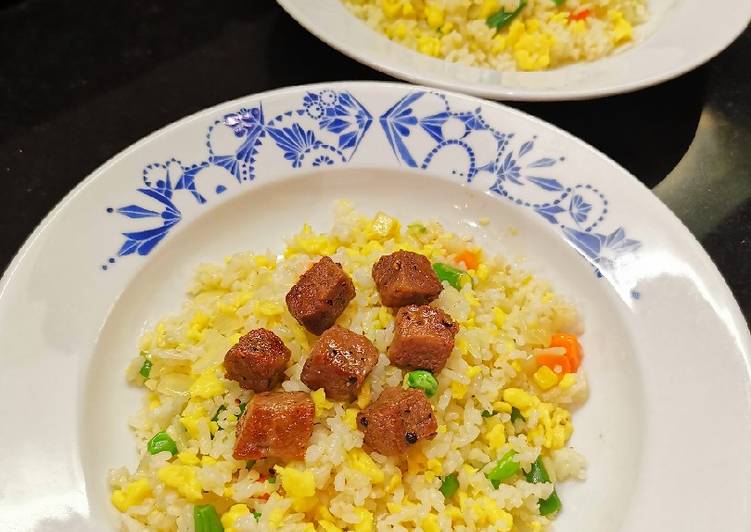 Garlic Butter Rice with Saikoro Beef