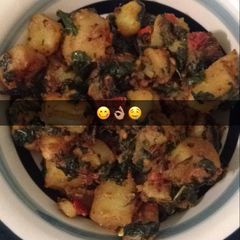 A picture of Saag aloo.