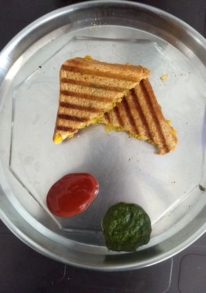 आलू सब्जी सैंडविच (Aloo sabzi sandwich recipe in hindi) रेसिपी मुख्य फोटो