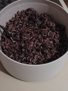 Una foto de Hervir arroz integral en hervidor de Lékué