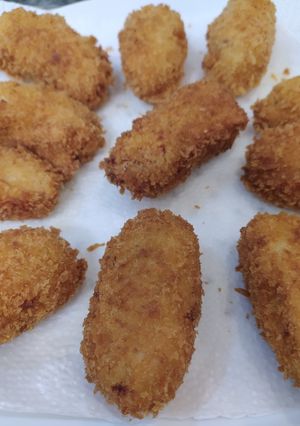 Una foto de Croquetas de pollo rustido
