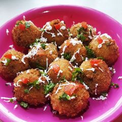 A picture of Makhmali Balls.