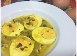 Foto principal de Huevos duros en salsa verde