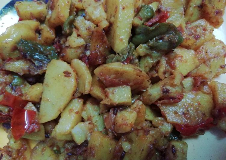 Steps to Make Quick Aloo Capsicum
