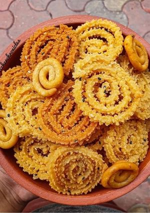 મુરૂક્કુ (ચોખાની ચકરી) રેસીપી મુખ્ય ફોટો