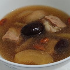 A picture of Apple pork ribs soup.