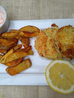 Una foto de Milanesas de Zapallitos rellenas con papas rústicas y dip de 🥕