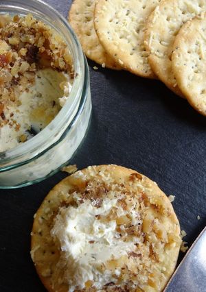 A picture of Potted Stilton with Walnuts.
