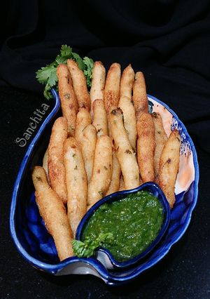 A picture of Cheesy Semolina Fingers.