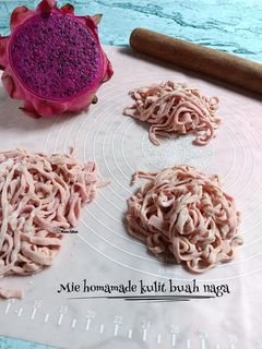 Foto resep Mie homemade kulit buah naga