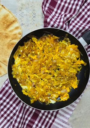 عکسی از دستور تخم مرغ پیاز شیرازی 🥚🧅