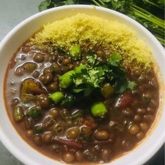 A picture of Tuver totha (pigeon peas).