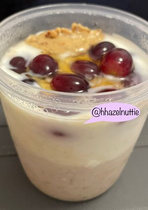 Hình của món Yến mạch + mật ong + sữa chua.