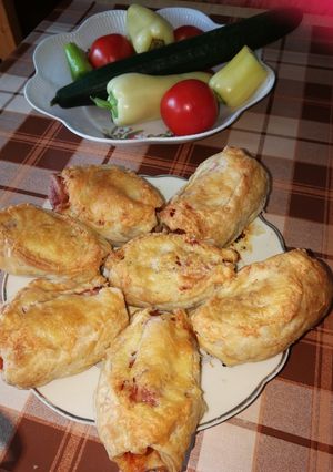 Kolbászos csónak recept fotója