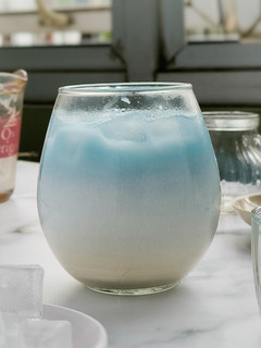 Foto resep 21. Es Susu Bunga Telang (iced Butterflypea Flower tea Latte)