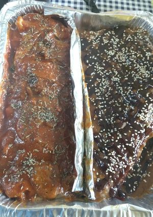 Una foto de Costilla BBQ y lomo mechado en salsa de 🍊 y 🌶️ chipotle