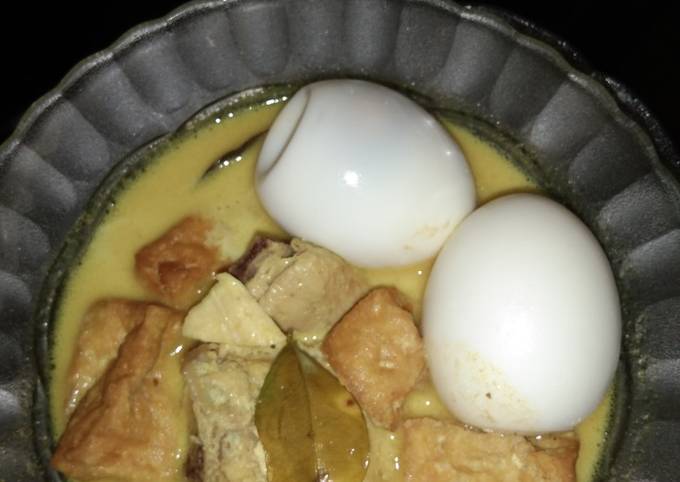 Opor telur tahu ayam