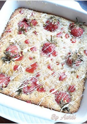 Une photo de ☆Brownie Blanc Fraises & Pistache☆