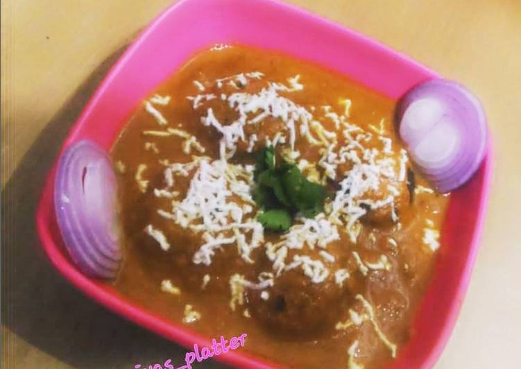 Veg balls in Red Curry