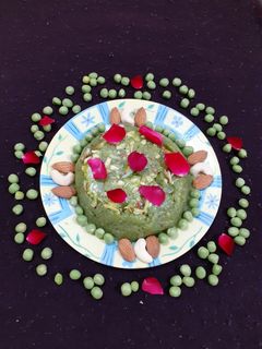 લીલા વટાણા નો હલવો (Lila Vatana Halwa Recipe In Gujarati) રેસીપી મુખ્ય ફોટો