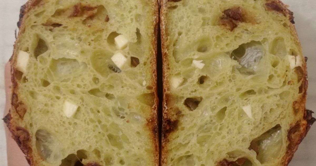 Pandan Kurma Keju Sourdough Bread
