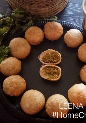 A picture of Lilva Kachori.