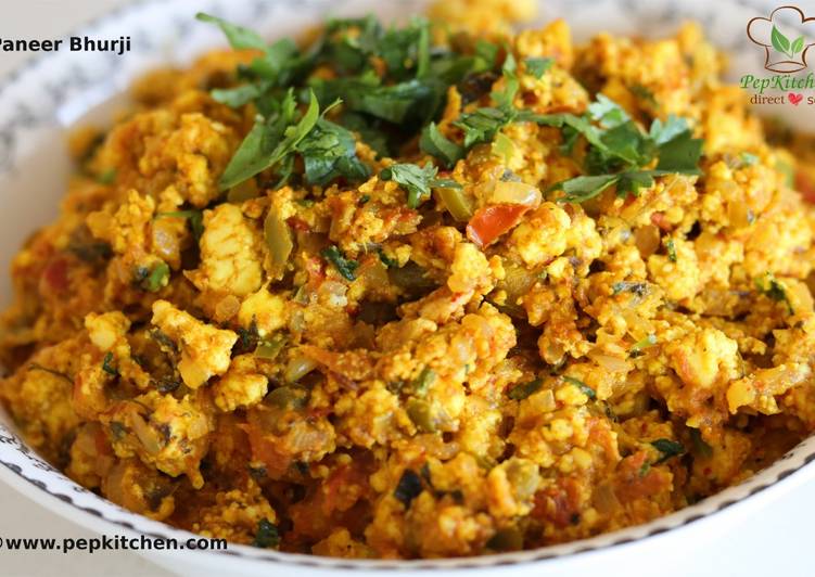 Paneer Bhurji/Spicy Crumbled Cottage Cheese