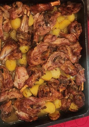 Una foto de Cabrito lechal al horno
