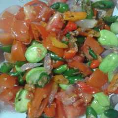 A picture of Ikan asin peda sambal pete tomat.