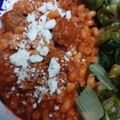 A picture of Cavatappi in a Meat Sauce.
