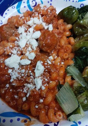 A picture of Cavatappi in a Meat Sauce.