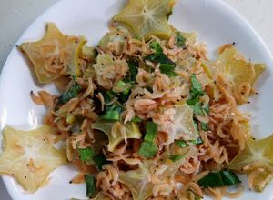 Hình của món Tép khô xào khế.