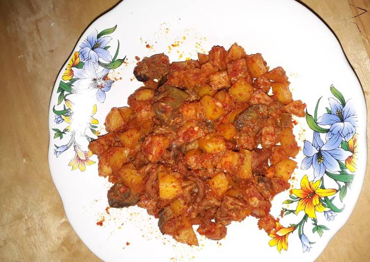 Sambel Goreng (campur usus+ampela+hati+kentang)