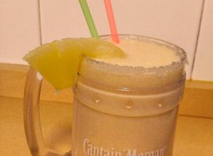 Una foto de Batido de piña y platano