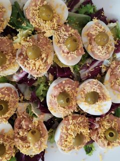 Una foto de Huevos rellenos