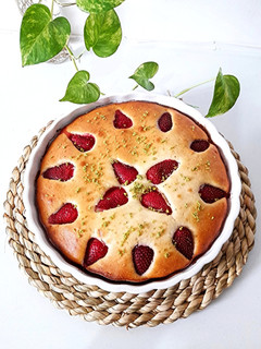 عکسی از دستور کیک توت فرنگی