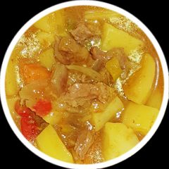 A picture of Potatoes beef curry.