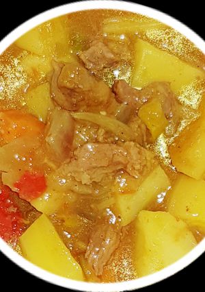 A picture of Potatoes beef curry.