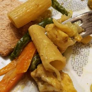 Pasta salteada con verduras