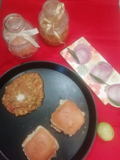 पाव भाजी (Pav Bhaji Recipe in Hindi) रेसिपी मुख्य फोटो