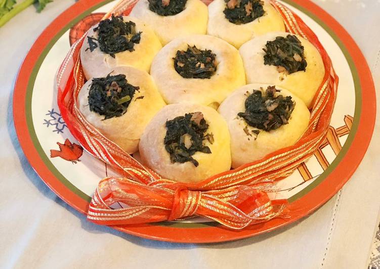 Steps to Make Favorite Danubio salato con ripieno a vista di cime di rapa e salsiccia