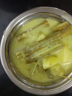 સરગવા નુ શાક (Saragva Shak Recipe In Gujarati) રેસીપી મુખ્ય ફોટો