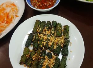 Hình của món Bò cuốn lá lốt.