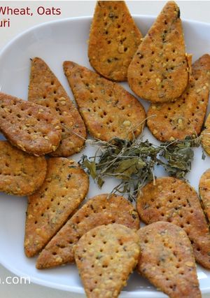 A picture of Baked wholewheat, oats, kasurimethi puri.