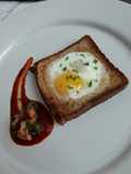 Huevos en canasta