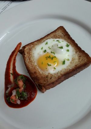 Una foto de Huevos en canasta