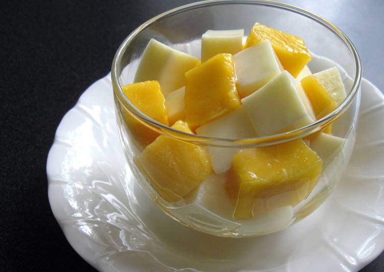 Recipe of Super Quick Homemade Creamy Agar Milk Jelly &amp; Mango