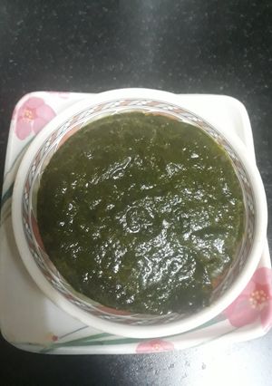 A picture of Coriander mint garlic chutney.